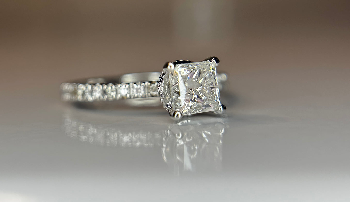 Beautiful 1.24ct Princess Cut Untreated Natural Solitaire Diamond & 18k Gold