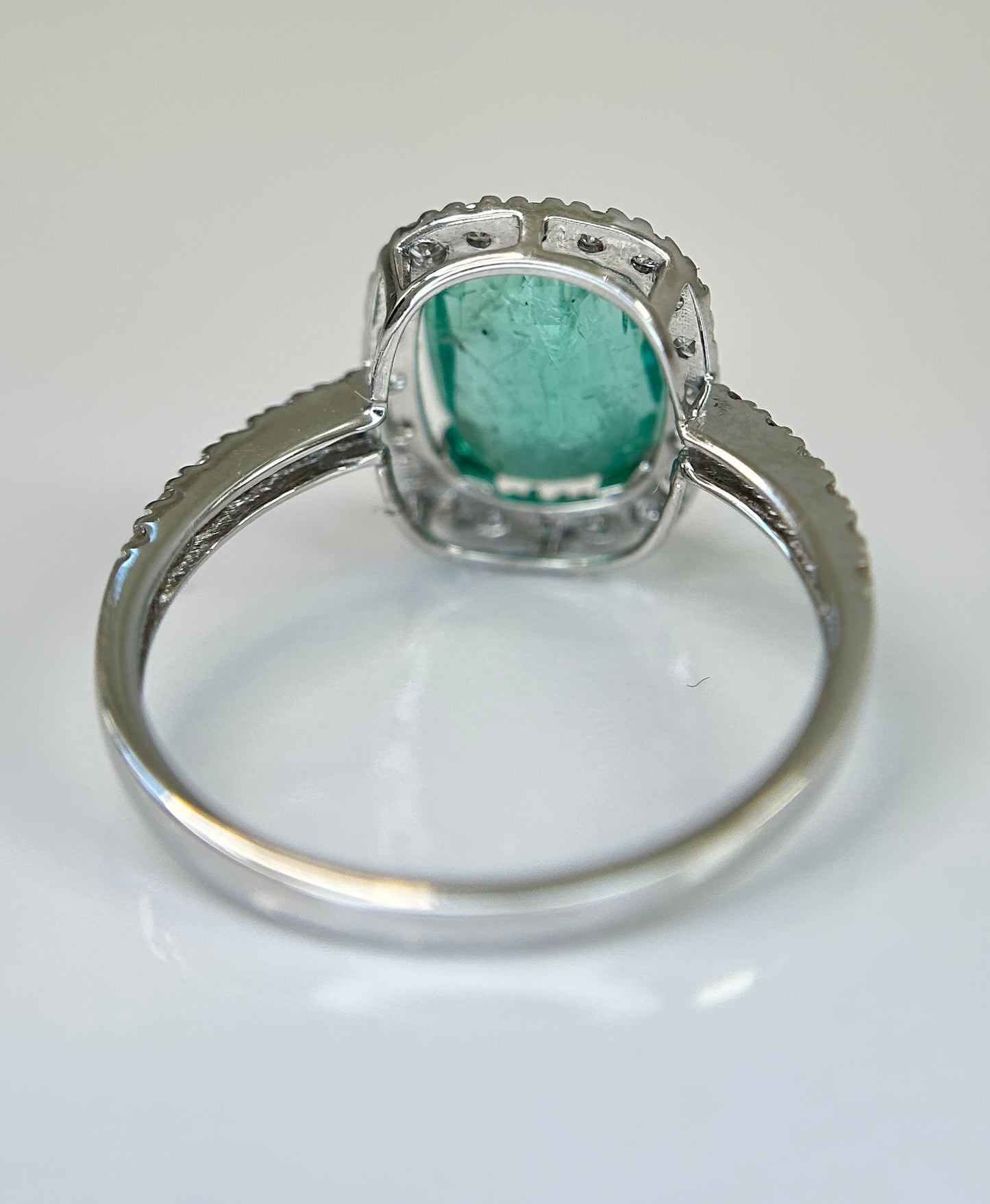 Beautiful Natural Emerald 2.42 CT With Natural Diamonds & 18k Gold