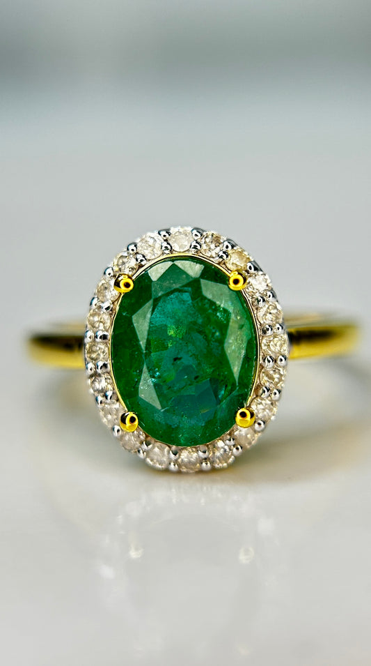 Beautiful Natural Emerald 1.52 CT With Natural Diamonds & 18k Gold