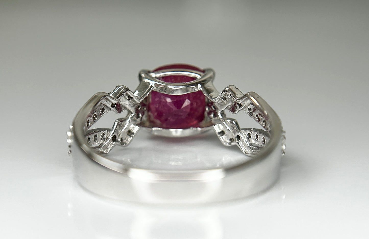 Natural Burmese Ruby Ring 3.35 Ct With Natural Diamonds & 18k Gold