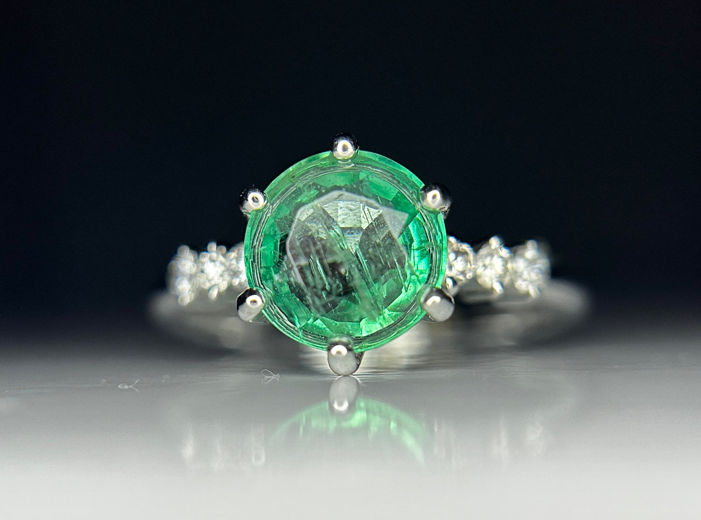 Beautiful 1.36 ct Natural Emerald With Natural Diamonds & 18k Gold