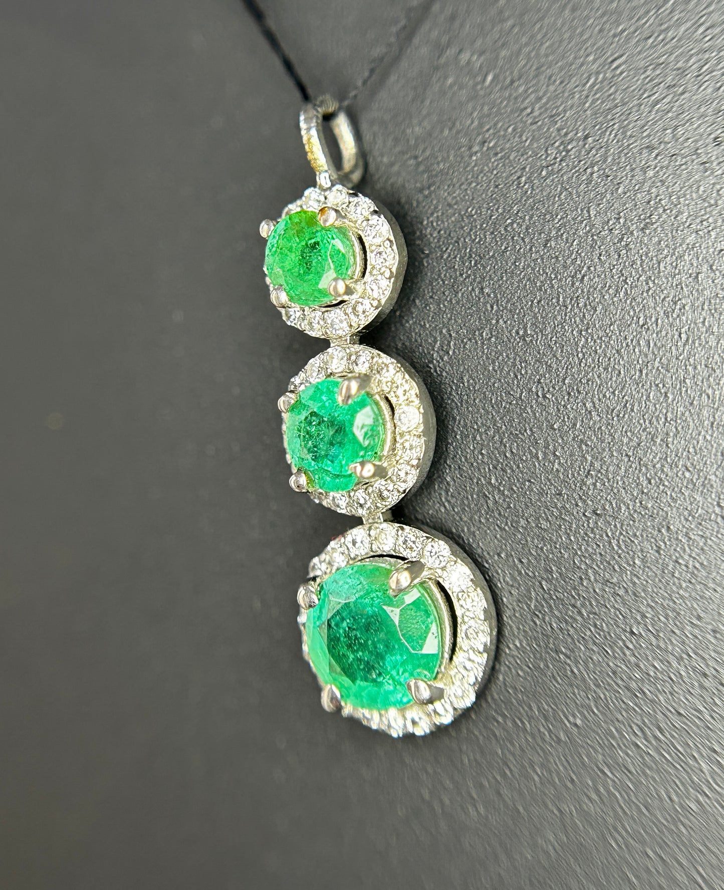 Beautiful Natural 1.24 CT Emerald Pendant With Diamonds & Platinum 950