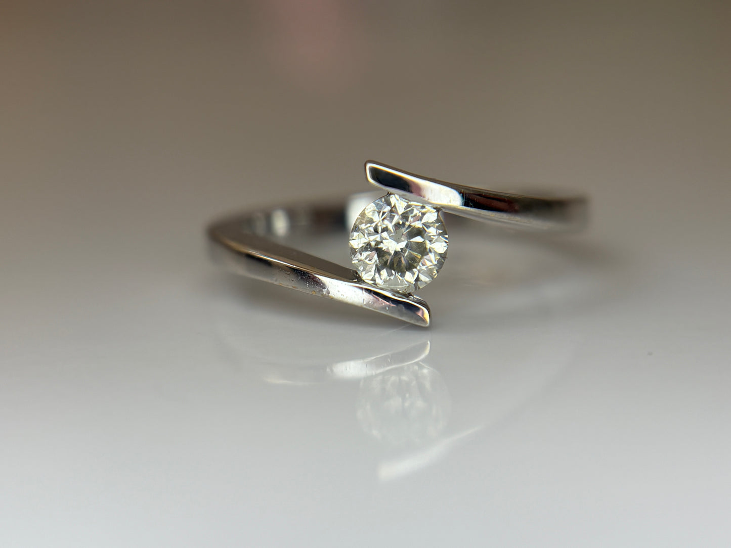 Beautiful Natural 0.45 CT S1 Diamond Ring With 18k Gold
