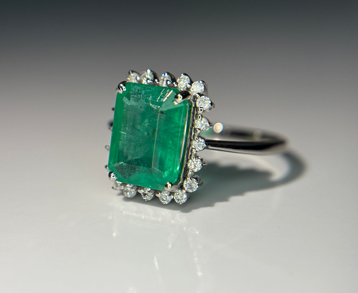 Beautiful 2.90 CT Natural Emerald Ring With Natural Diamonds & Platinum 950