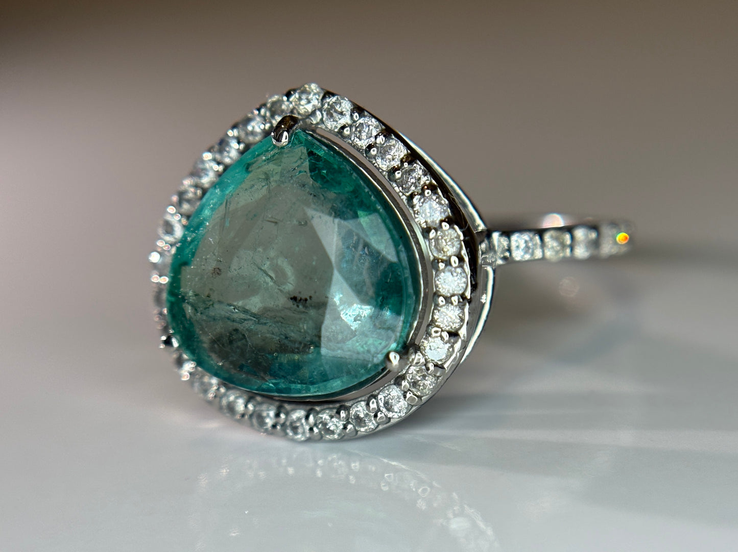 Beautiful 2.86 CT Natural Emerald Ring With Natural Diamonds & Platinum 950