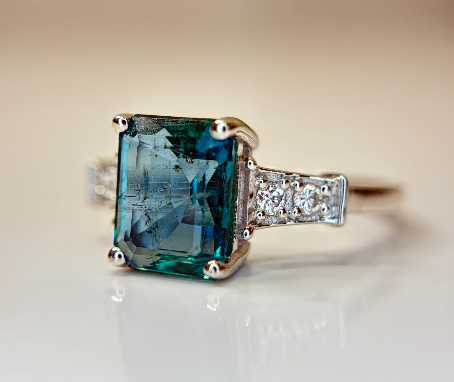 Beautiful 2.10 CT Natural Emerald With Natural Diamonds & 18k Gold