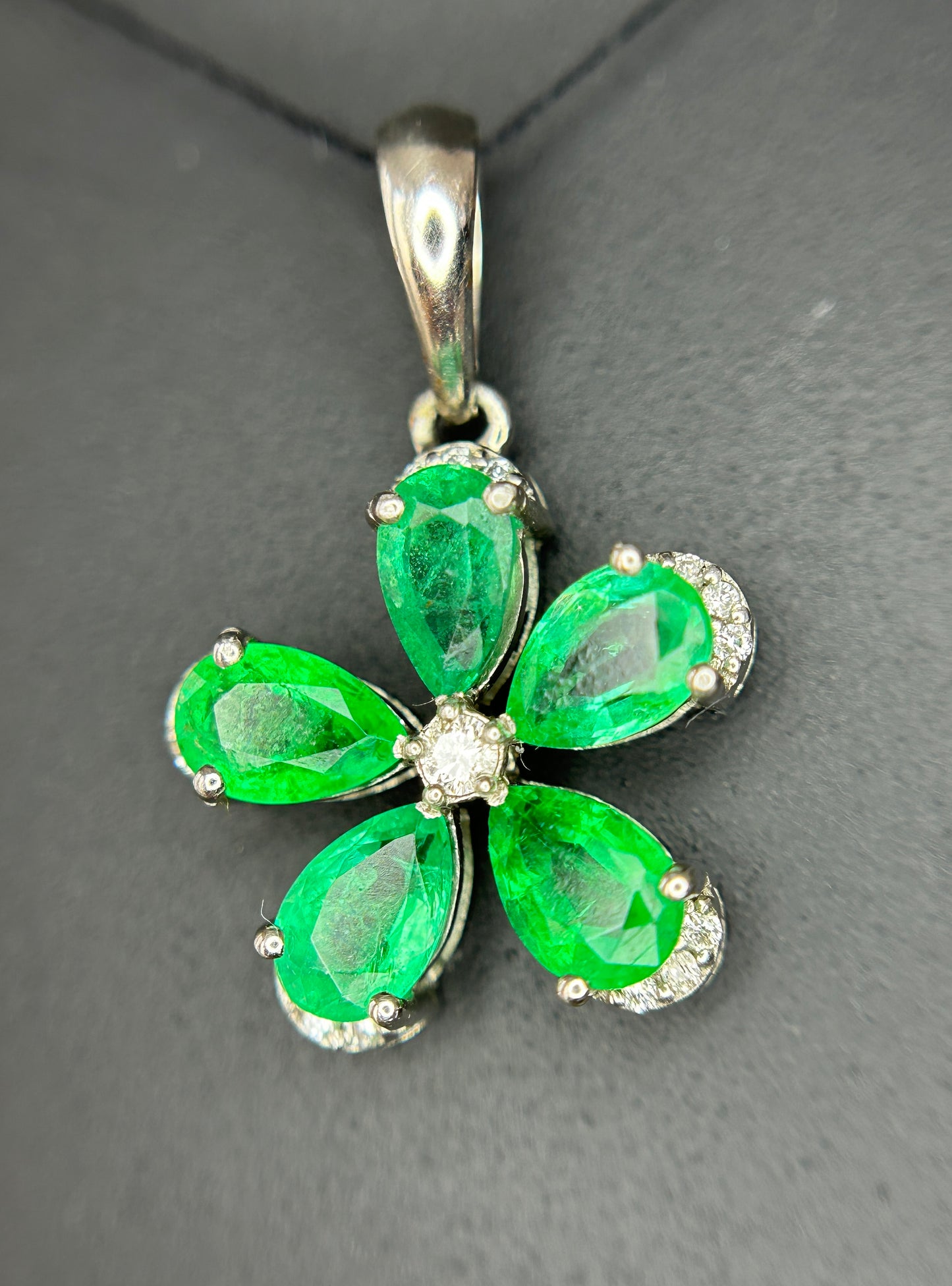 Beautiful 1.95ct Natural Emerald Pendant With Diamonds & 950 Platinum