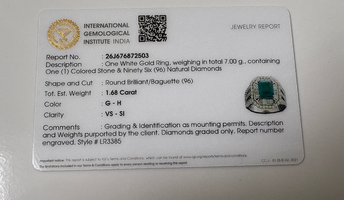 Beautiful 3.01 CT Natural Emerald With 1.68 CT Natural Diamonds & 18k Gold