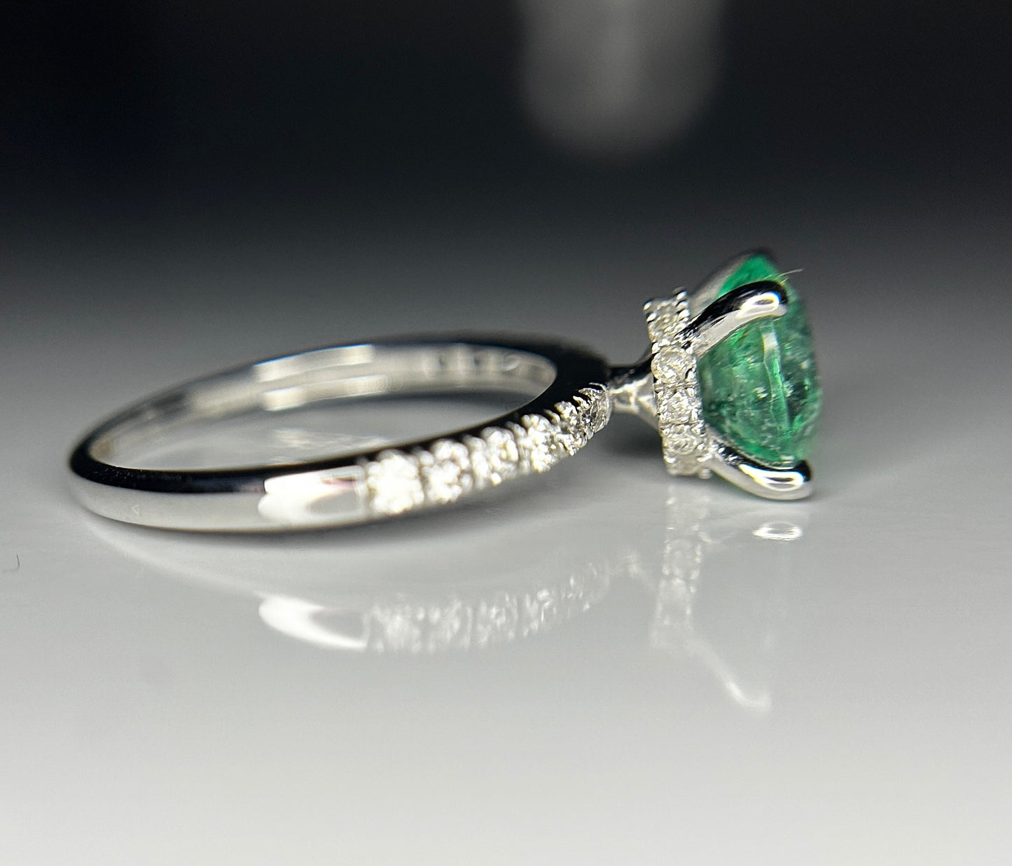 Beautiful 1.84 ct Natural Emerald With Natural Diamonds & 18k Gold