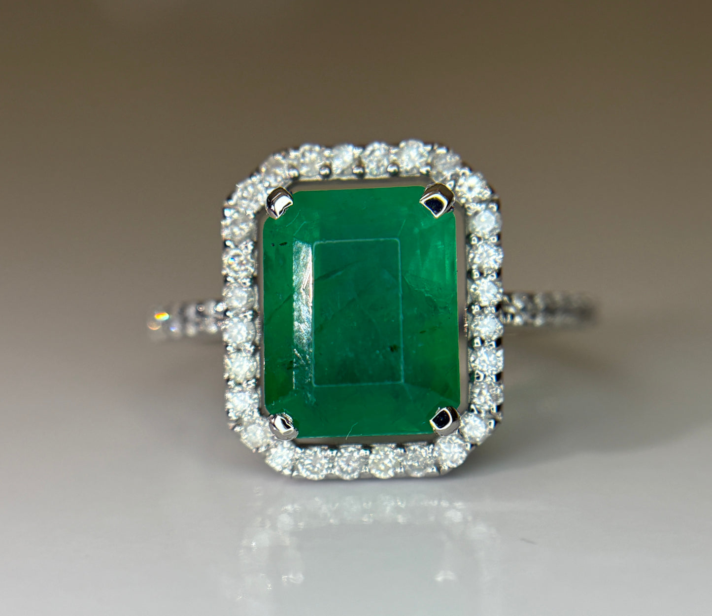 Beautiful 3.50 CT Natural Emerald Ring With Natural Diamonds & Platinum 950