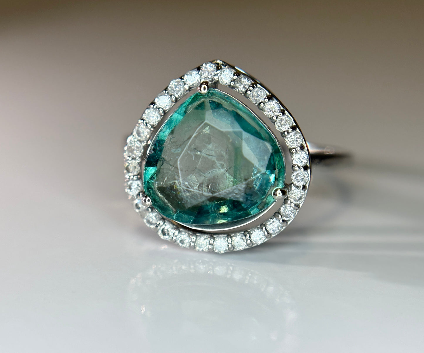Beautiful 3.21 CT Natural Emerald Ring With Natural Diamonds & Platinum 950