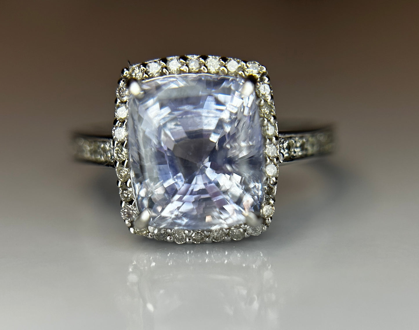 Beautiful 4.74 CT Unheated/Untreated Ceylon Blue Sapphire Diamonds & 18k Gold