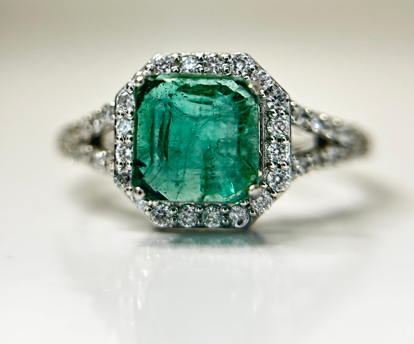 Beautiful 1.64 CT Natural Emerald Ring With Natural Diamonds & Platinum 950