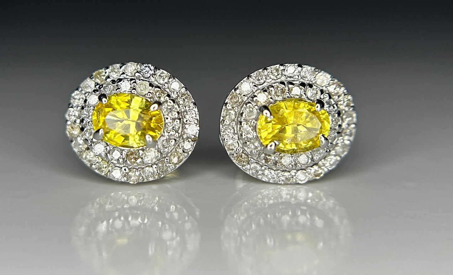 Beautiful 0.92 CT Unheated Ceylon Yellow Sapphire With Natural Diamonds & 18k Gold