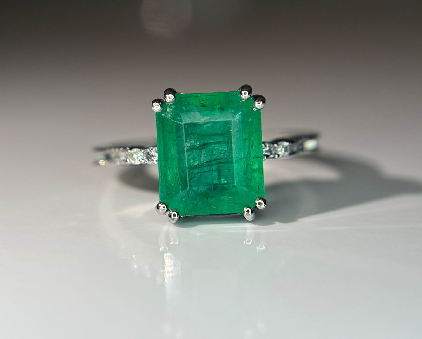 Beautiful 3.20 CT Natural Emerald Ring With Natural Diamonds & Platinum 950
