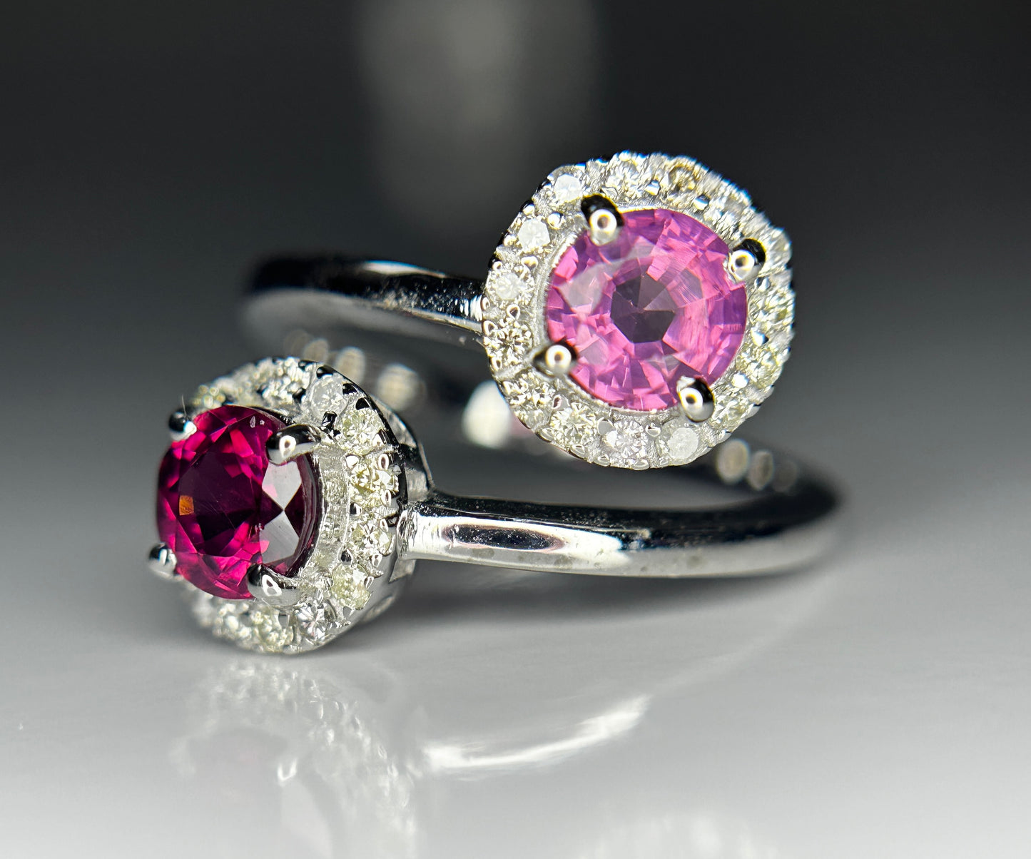 Beautiful Natural Spinel Ring With Diamonds and 18k Gold