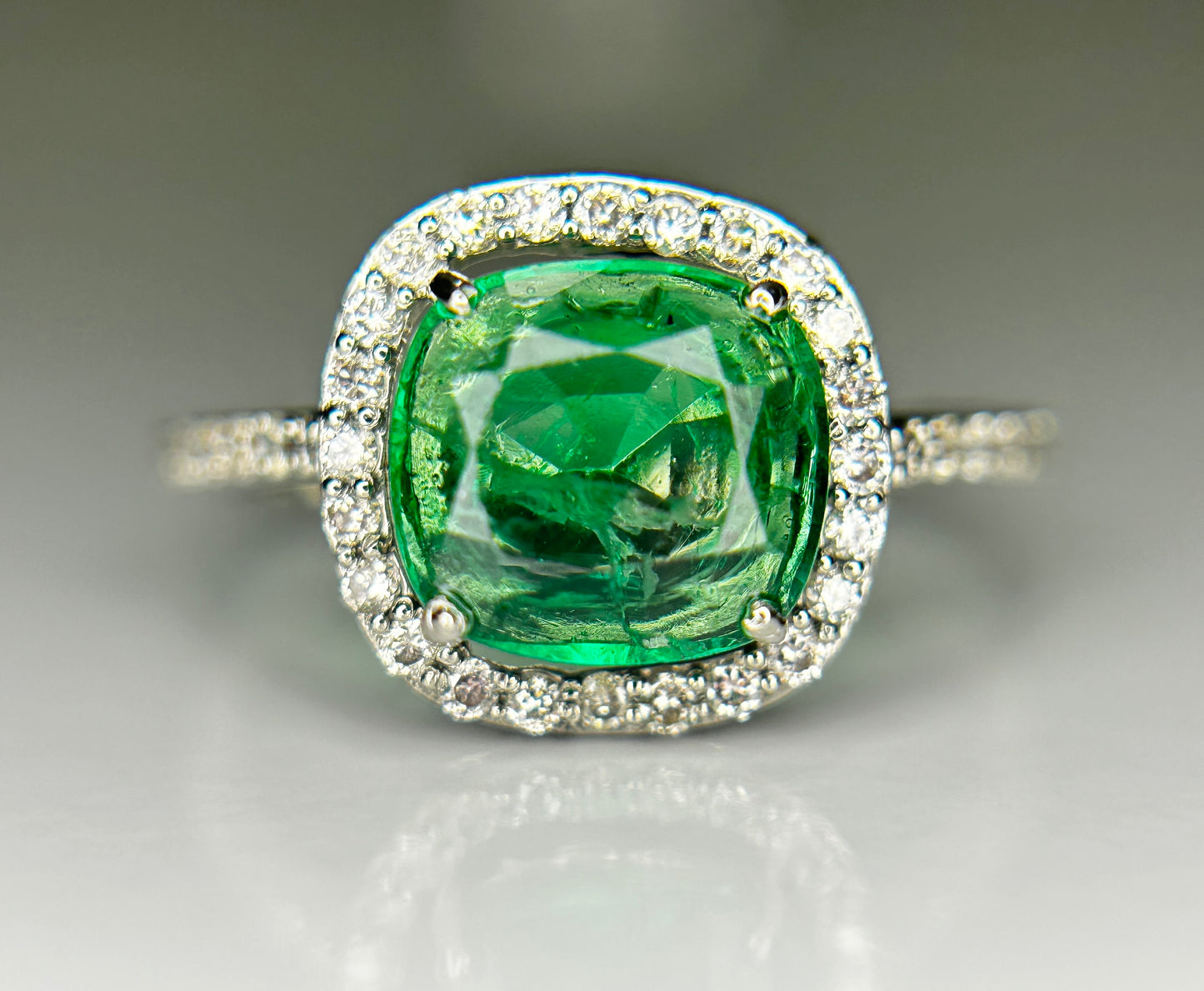 Beautiful 1.69 CT Natural Emerald Ring With Natural Diamonds & Platinum 950