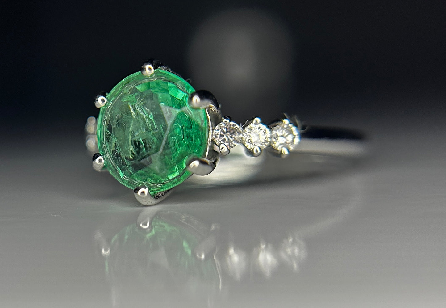 Beautiful 1.36 ct Natural Emerald With Natural Diamonds & 18k Gold