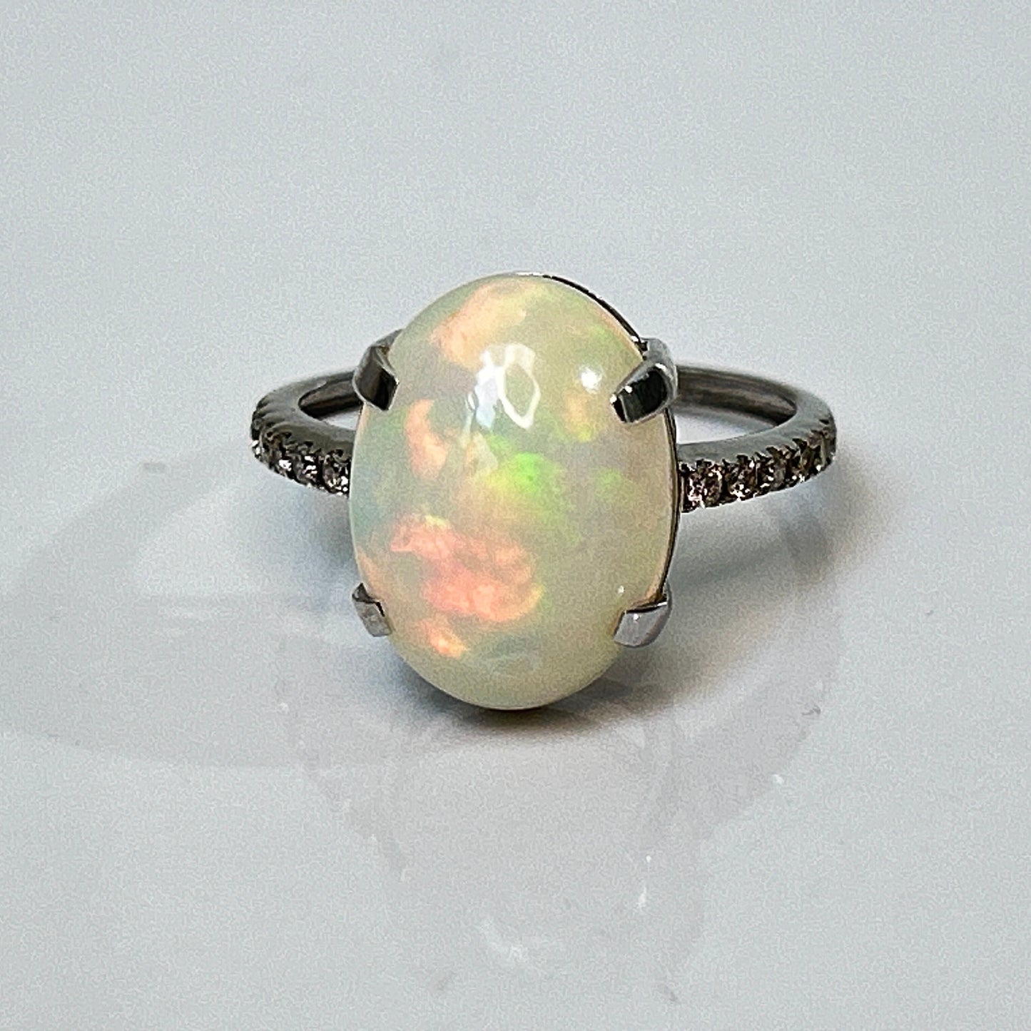 Beautiful Natural Fire Opal 3.86 CT Ring With Natural Diamond and 18k Gold