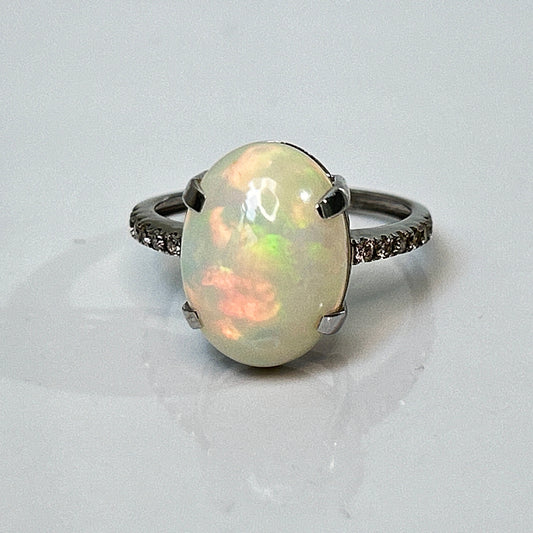 Beautiful Natural Fire Opal 3.86 CT Ring With Natural Diamond and 18k Gold