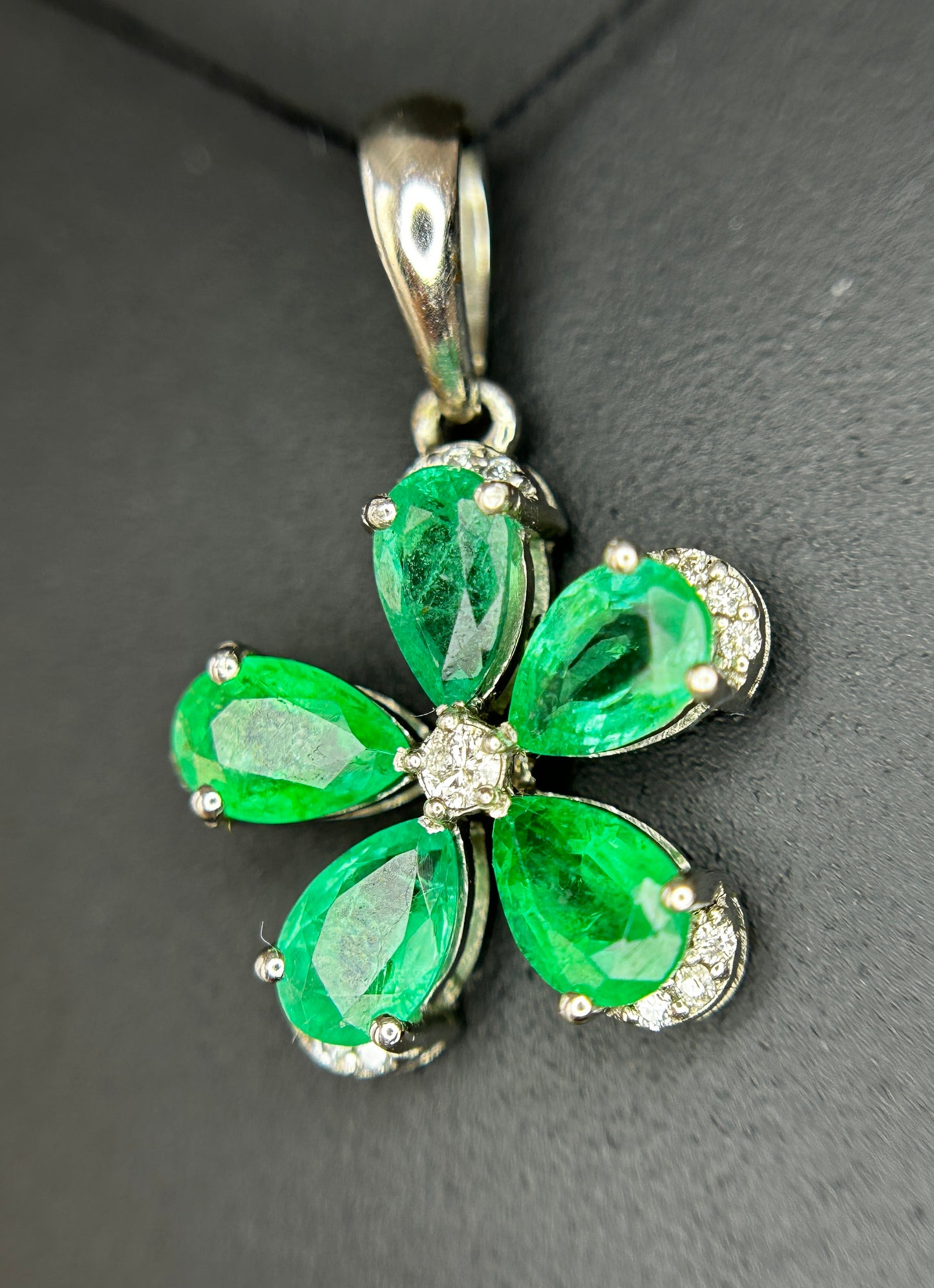 Beautiful 1.95ct Natural Emerald Pendant With Diamonds & 950 Platinum