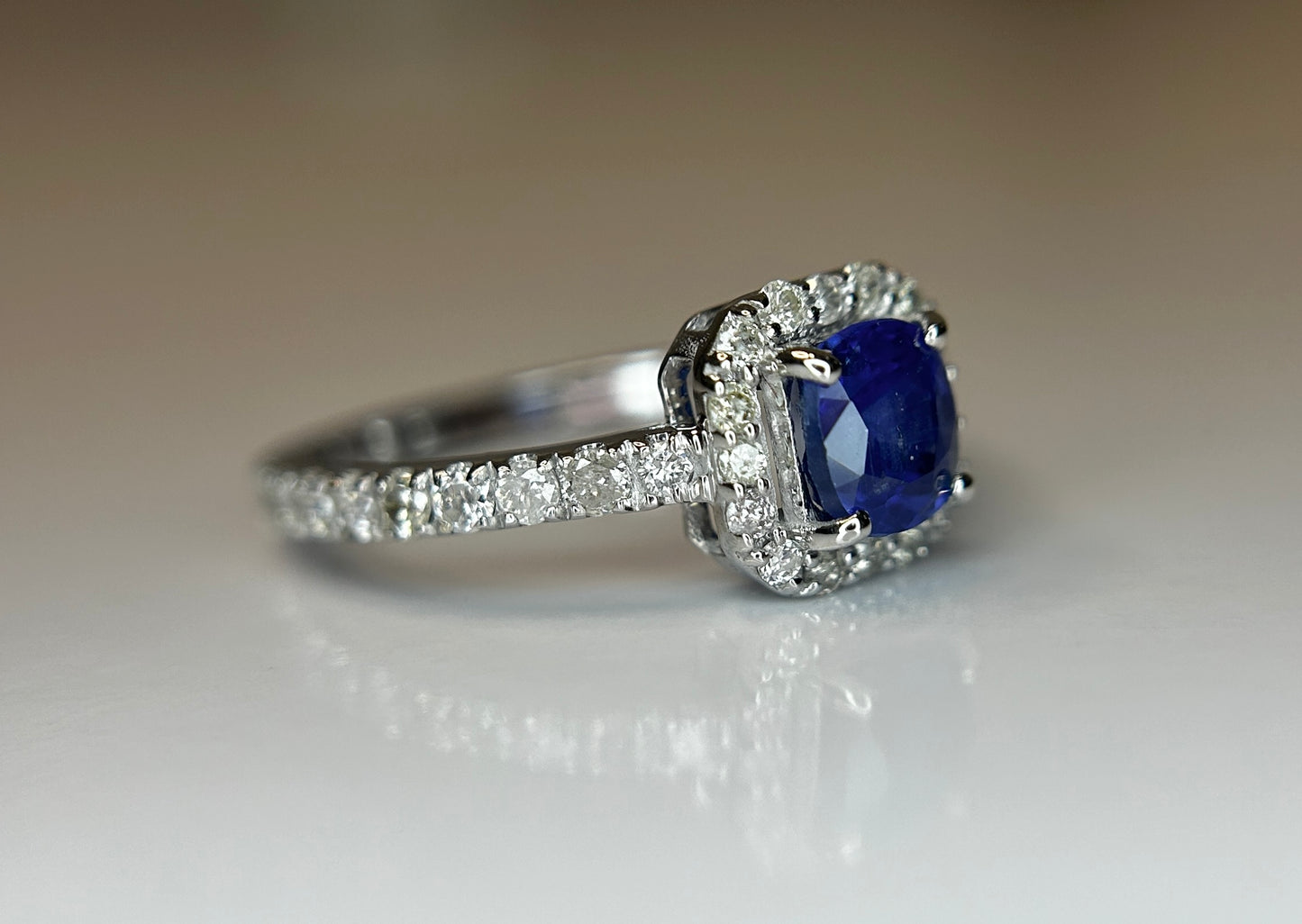 Beautiful Natural Ceylon Royal Blue Sapphire W Natural Diamonds & 18k Gold