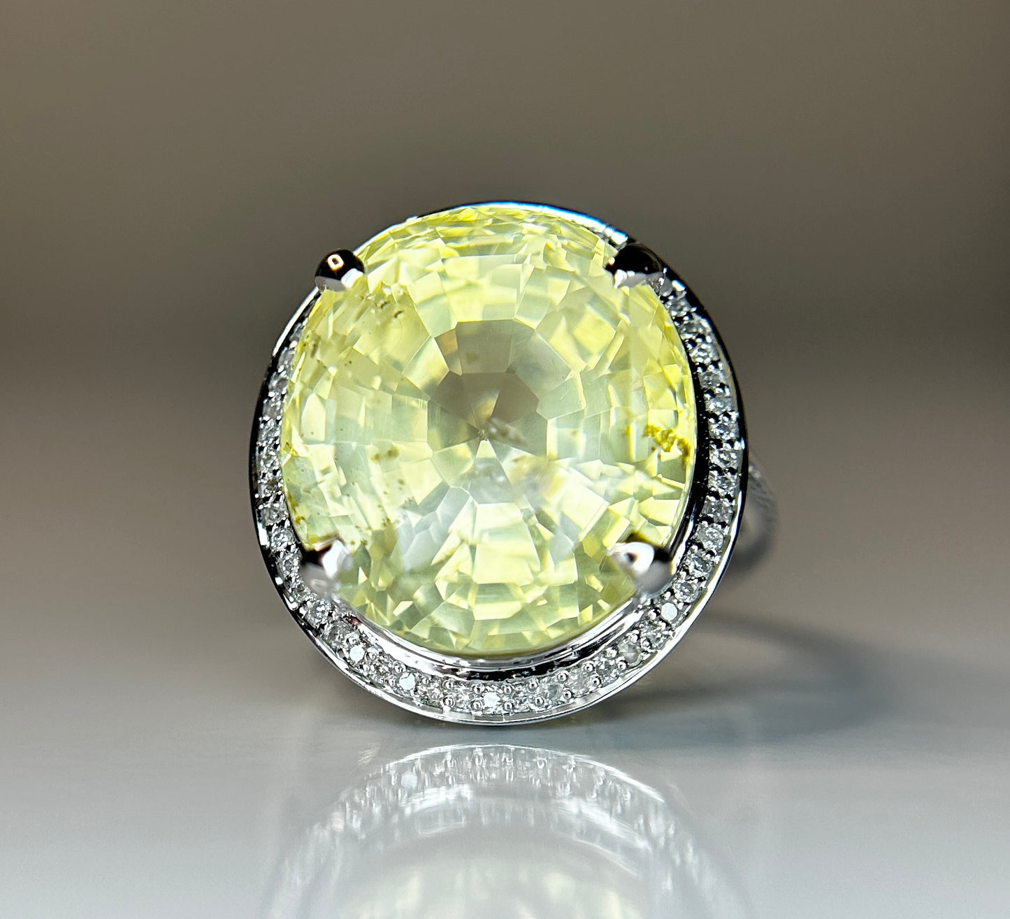 Beautiful 21.74 CT Unheated Ceylon Yellow Sapphire With Natural Diamonds & 18k Gold