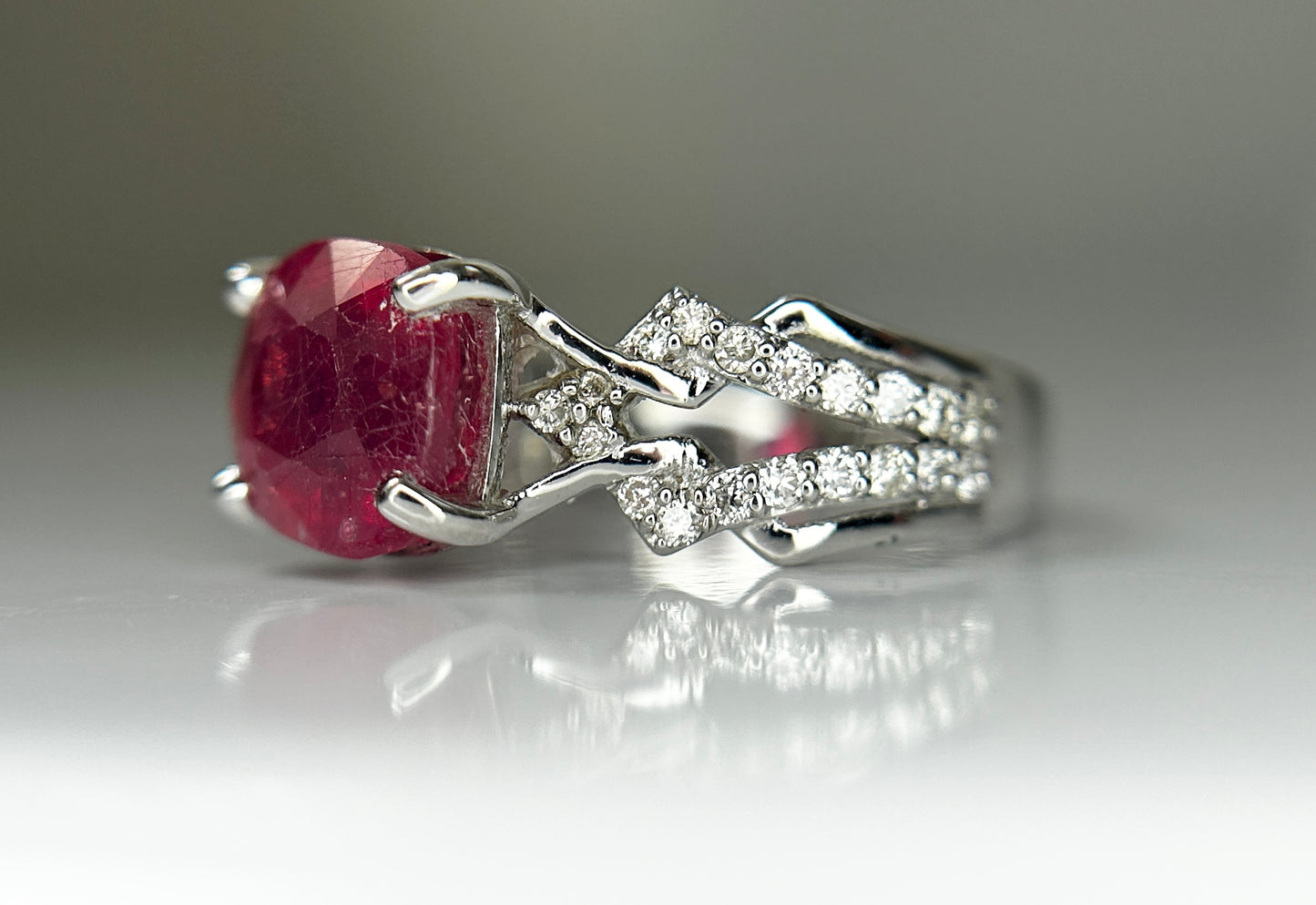 Natural Burmese Ruby Ring 3.35 Ct With Natural Diamonds & 18k Gold