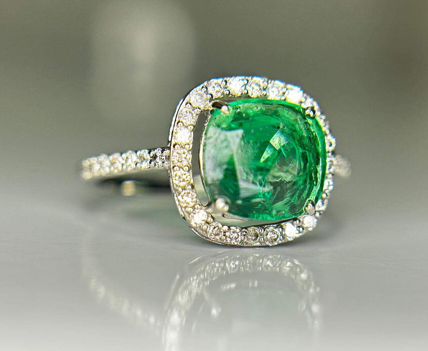 Beautiful 1.69 CT Natural Emerald Ring With Natural Diamonds & Platinum 950