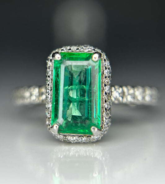 Beautiful Natural Emerald With Natural Diamonds & 18k Gold