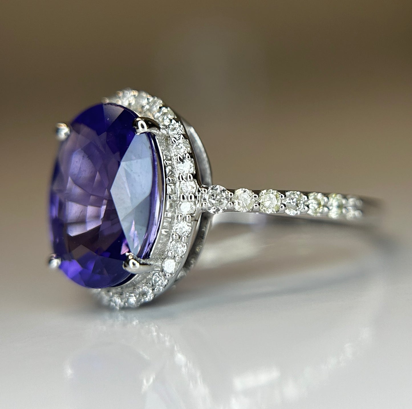 Beautiful 3.06 CT Natural Ceylon Purple Sapphire Diamonds & 18k Gold