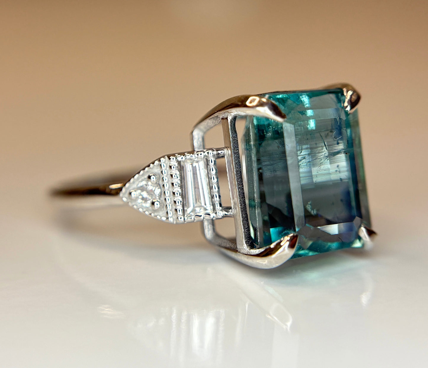 Beautiful 4.30 CT Natural Emerald With Natural Diamonds & 18k Gold