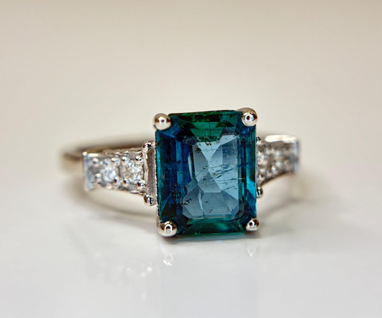 Beautiful 2.10 CT Natural Emerald With Natural Diamonds & 18k Gold