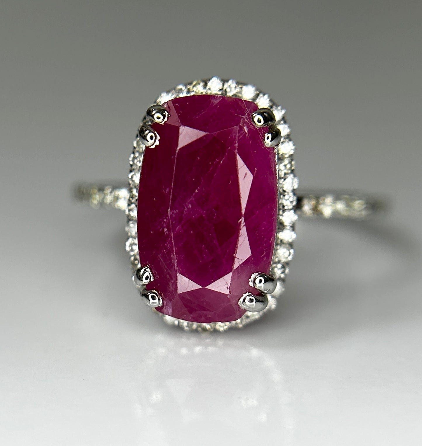 Natural Burma Ruby 4.12 Ct With Natural Diamonds & 18k Gold