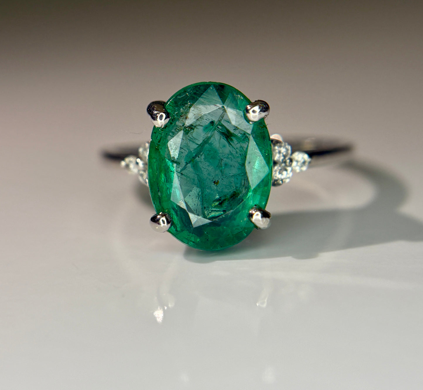 Beautiful 2.77 CT Natural Emerald Ring With Natural Diamonds & Platinum 950