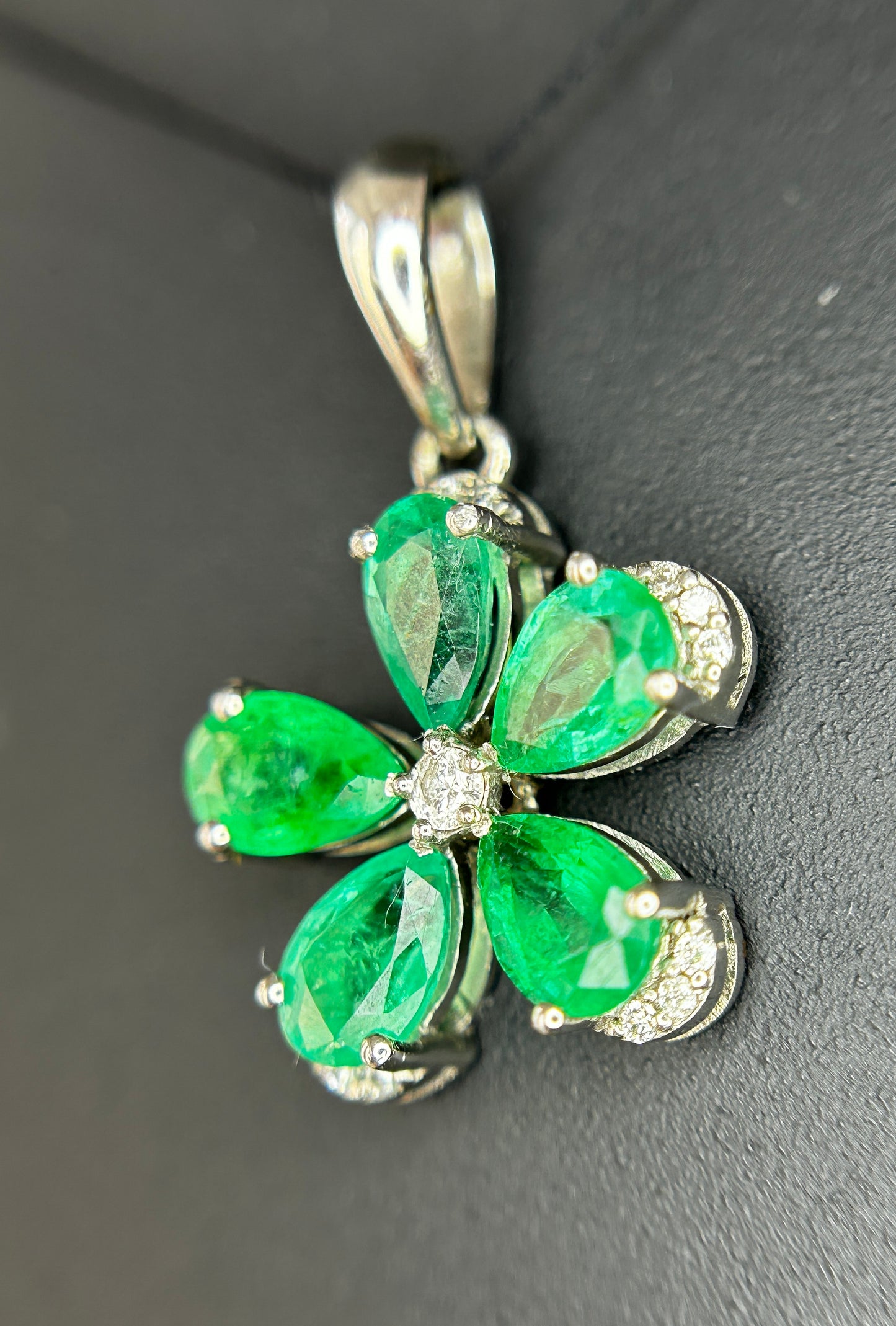 Beautiful 1.95ct Natural Emerald Pendant With Diamonds & 950 Platinum