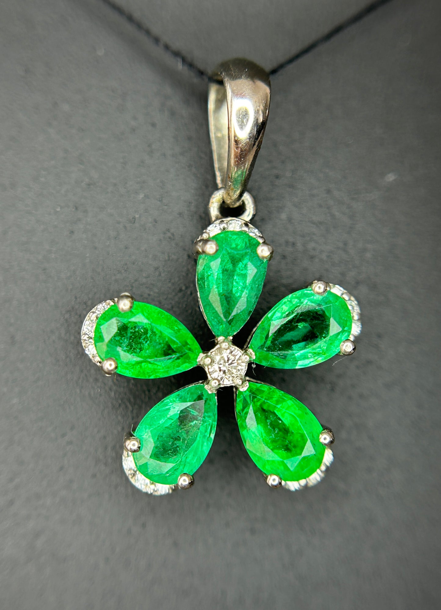 Beautiful 1.95ct Natural Emerald Pendant With Diamonds & 950 Platinum