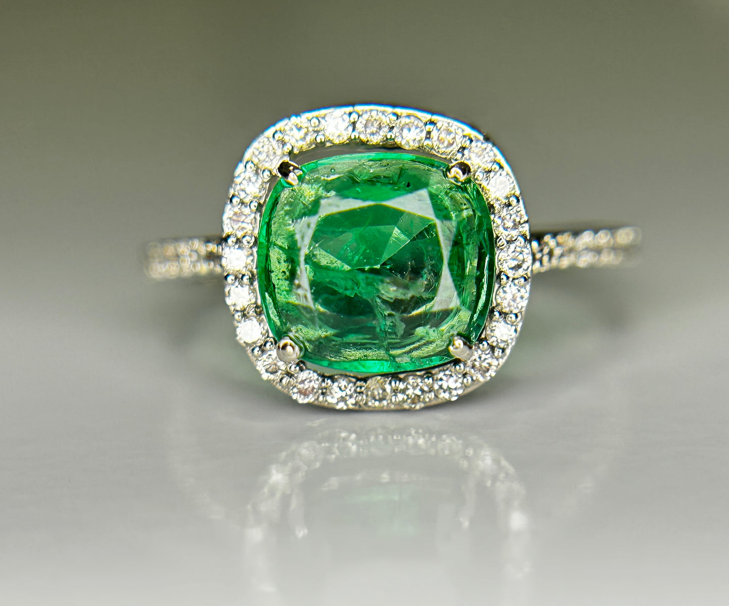 Beautiful 1.69 CT Natural Emerald Ring With Natural Diamonds & Platinum 950