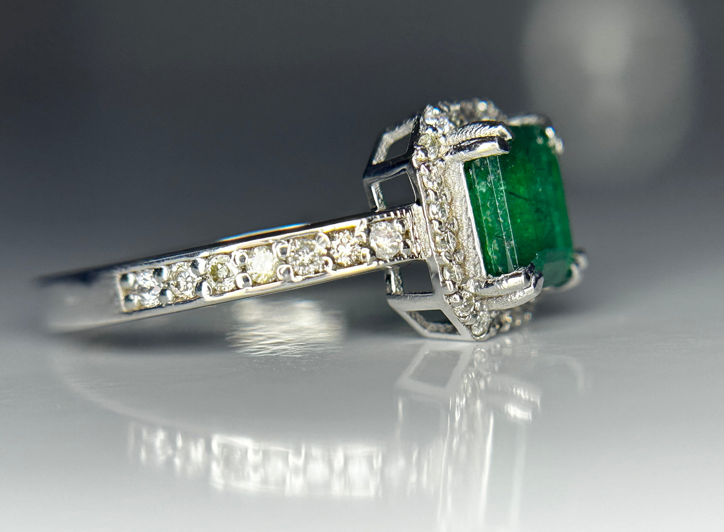 Beautiful Natural Emerald With Natural Diamonds & 18k Gold