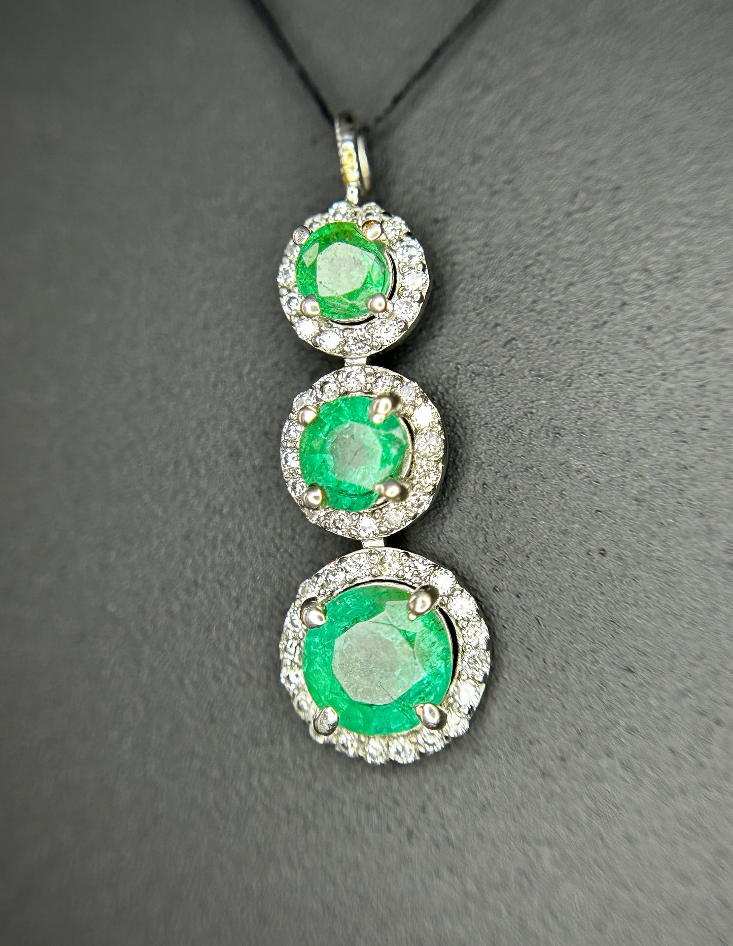 Beautiful Natural 1.24 CT Emerald Pendant With Diamonds & Platinum 950