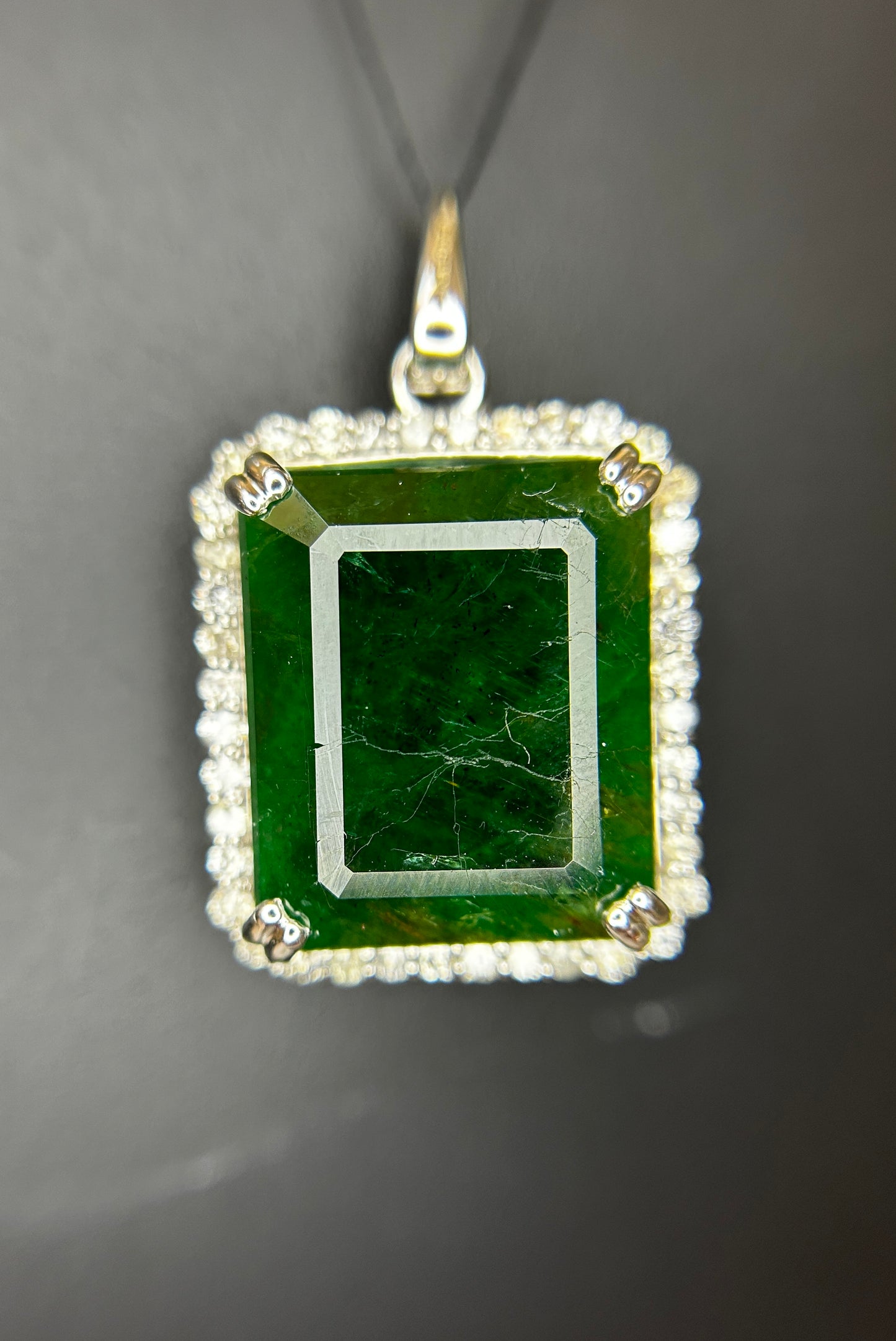 Beautiful 24.18 ct Natural Emerald With Natural Diamonds & 18k Gold