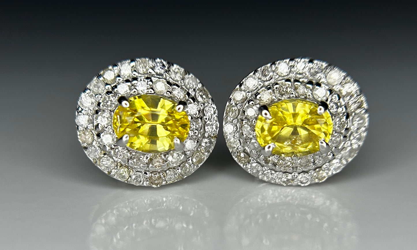 Beautiful 0.92 CT Unheated Ceylon Yellow Sapphire With Natural Diamonds & 18k Gold