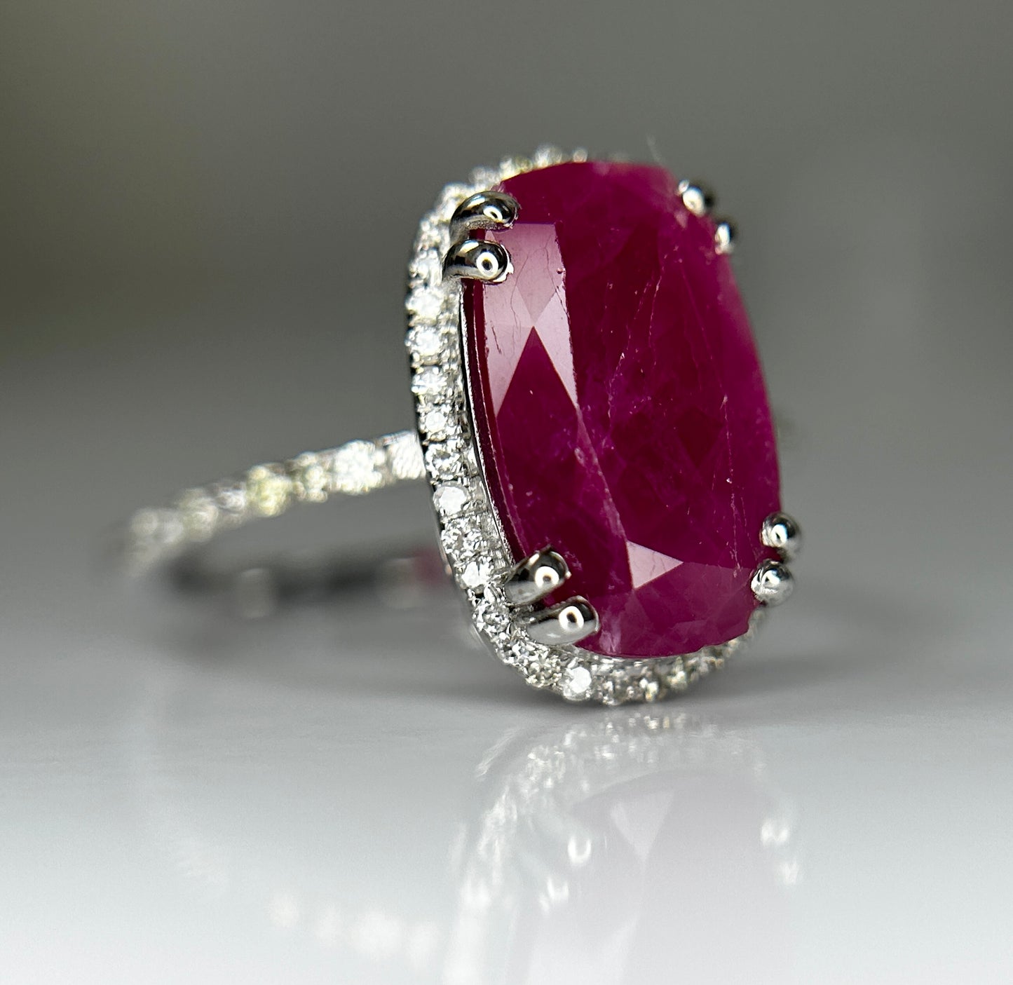 Natural Burma Ruby 4.12 Ct With Natural Diamonds & 18k Gold