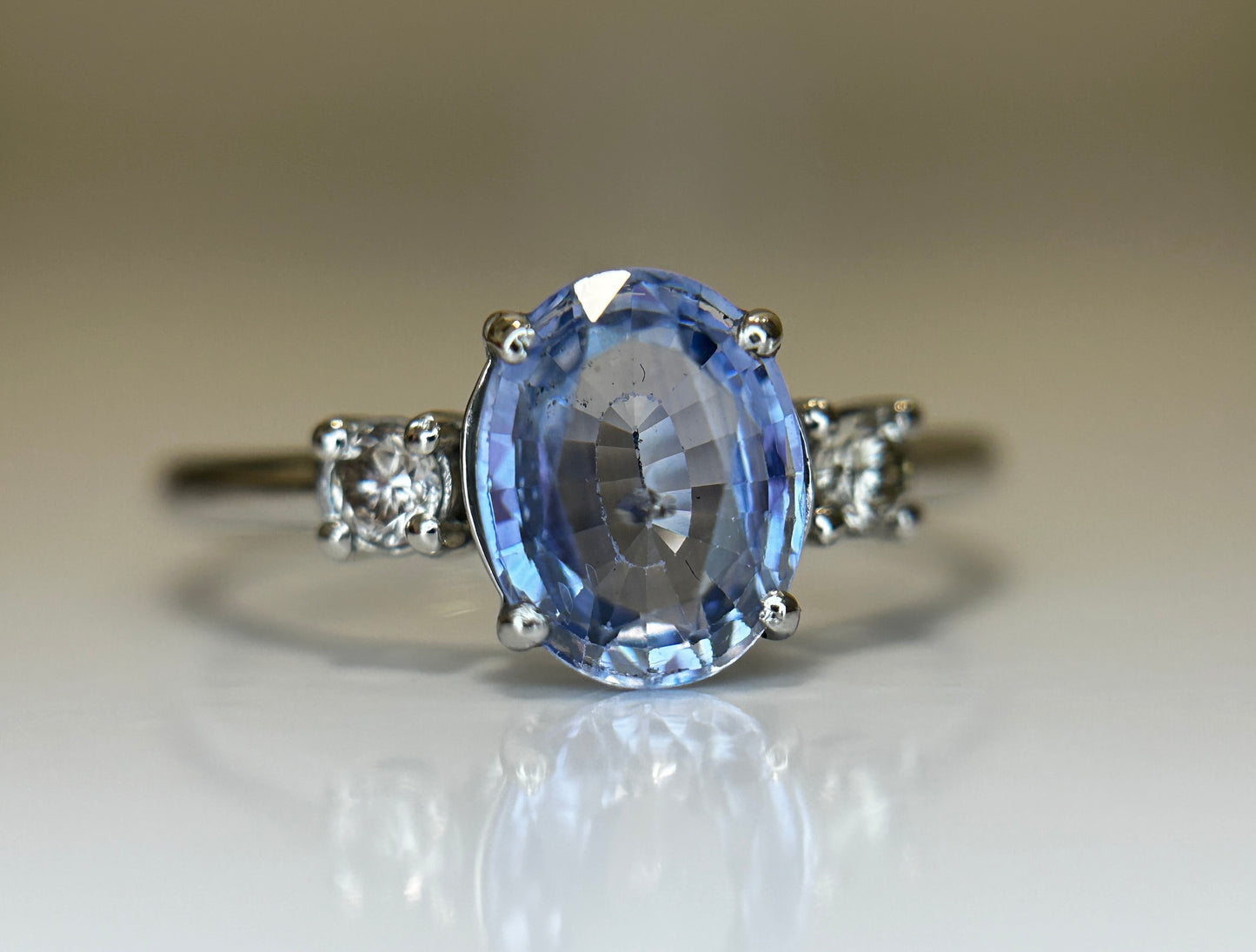 Beautiful 1.75 Ct Unheated Ceylon Cornflour Blue Sapphire Diamonds & 950 Platinum