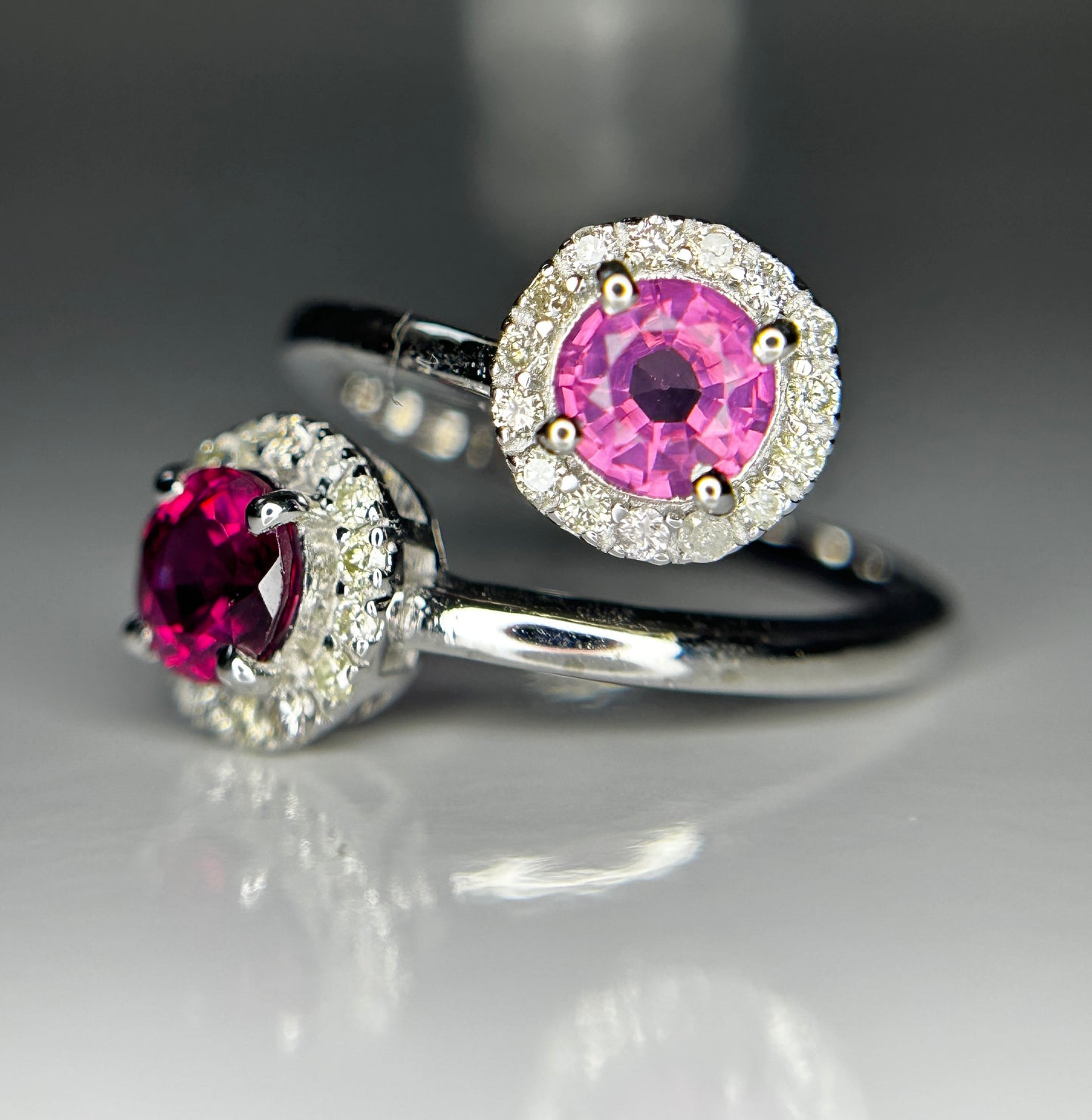 Beautiful Natural Spinel Ring With Diamonds and 18k Gold