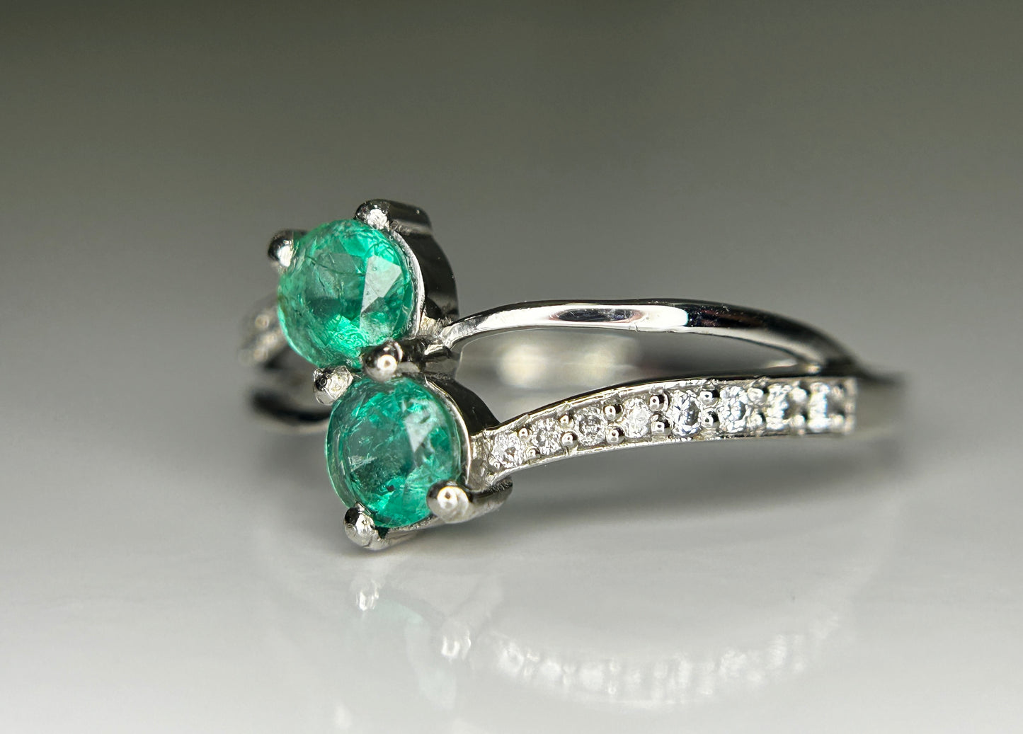 Beautiful 0.78Ct Natural Emerald Ring With Natural Diamonds & Platinum 950