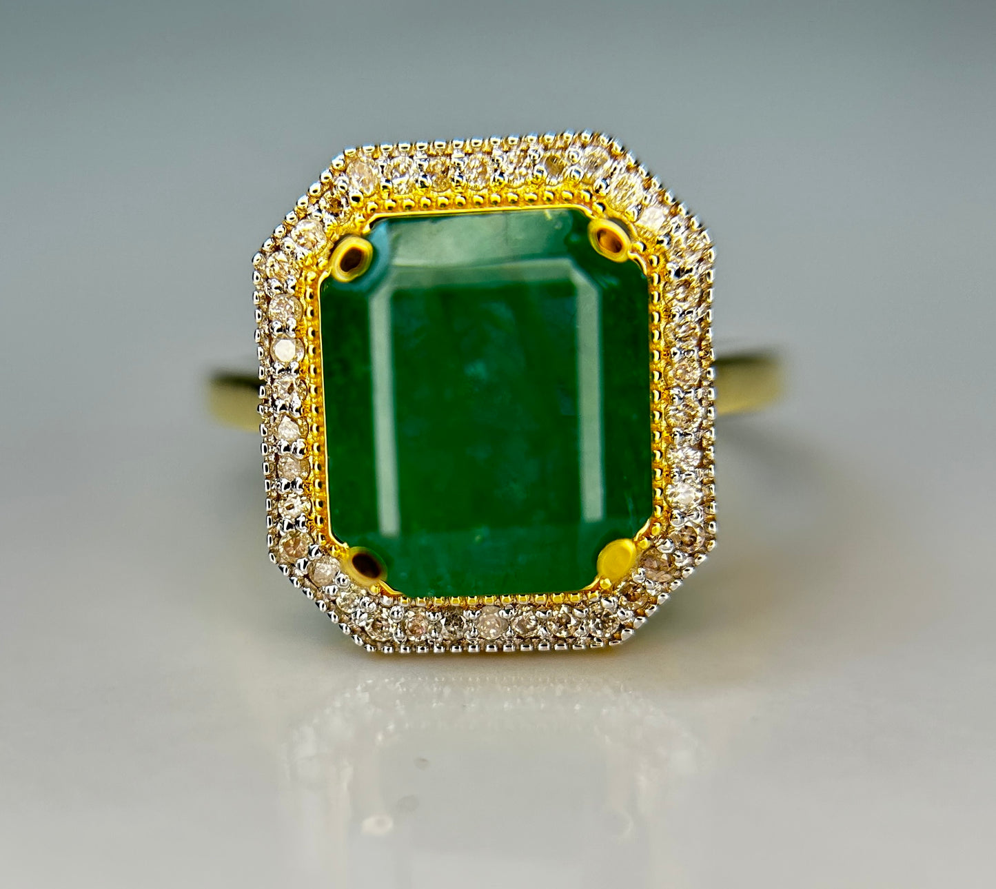 Beautiful Natural Emerald 3.99ct With Natural Diamonds & 18k Gold