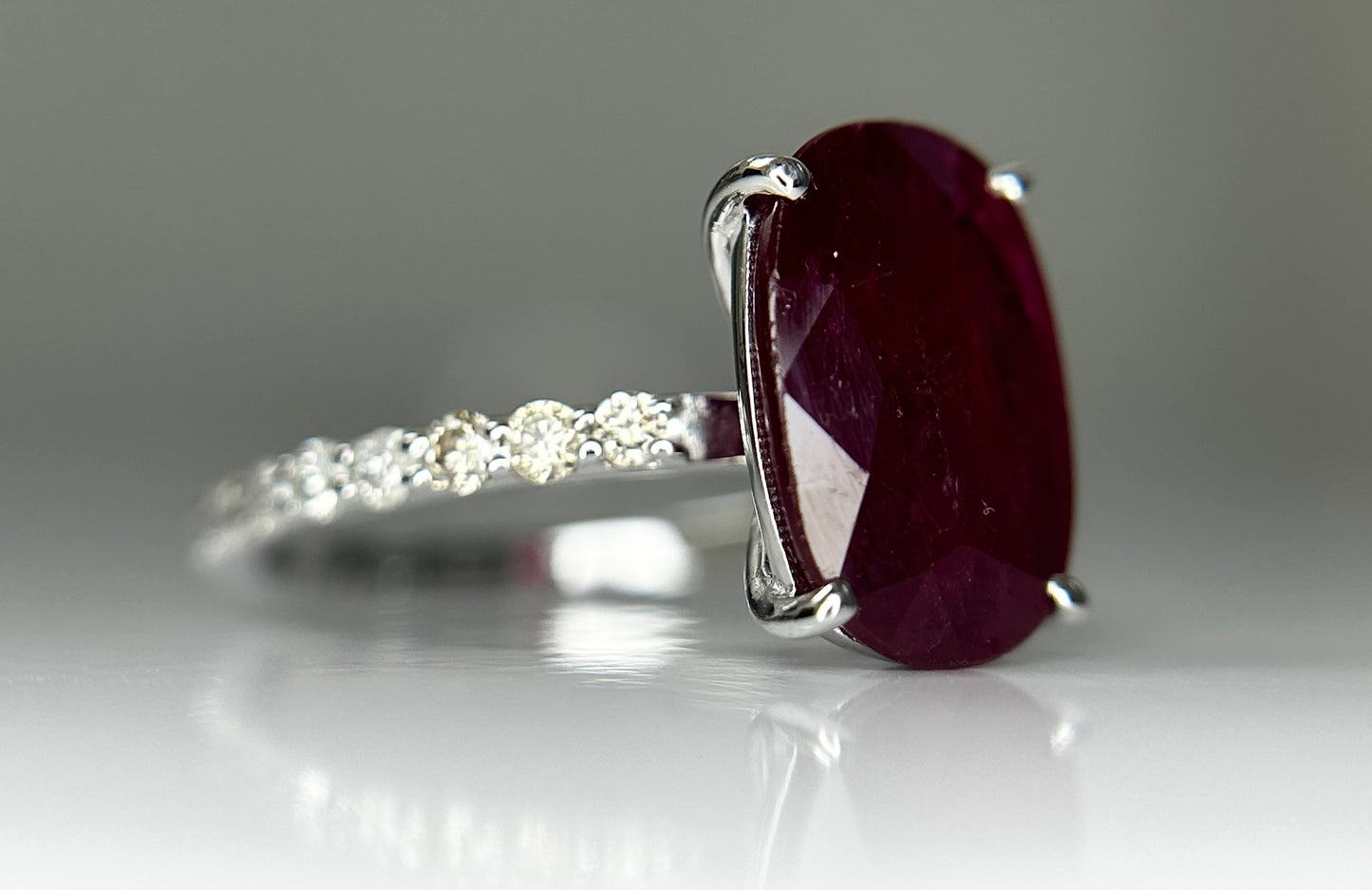 Natural Burma Ruby 3.26 CT With Natural Diamonds & 18k Gold