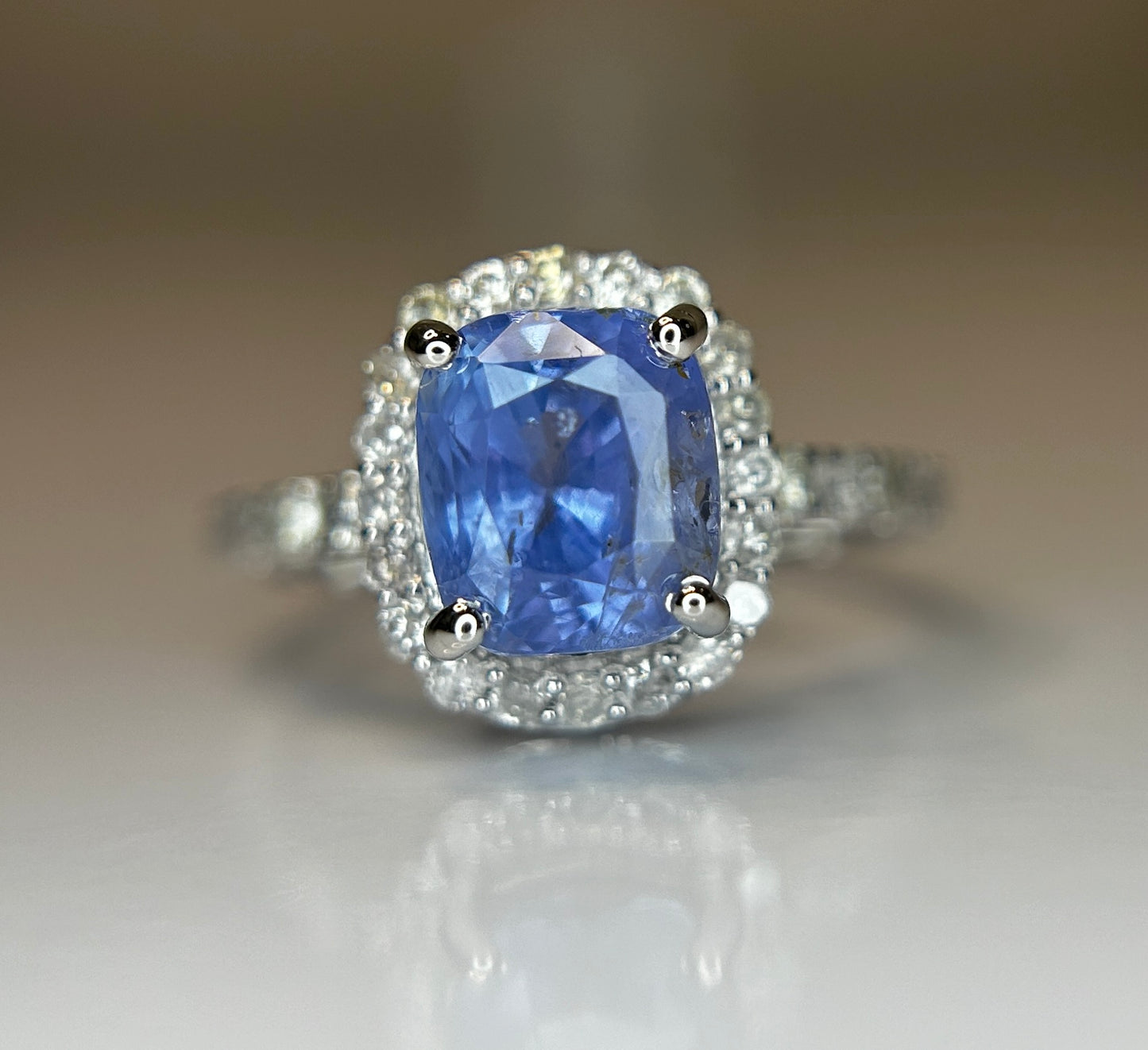 2.74 CT Unheated/Untreated Ceylon Cornflour Blue Sapphire Diamonds & 18k Gold