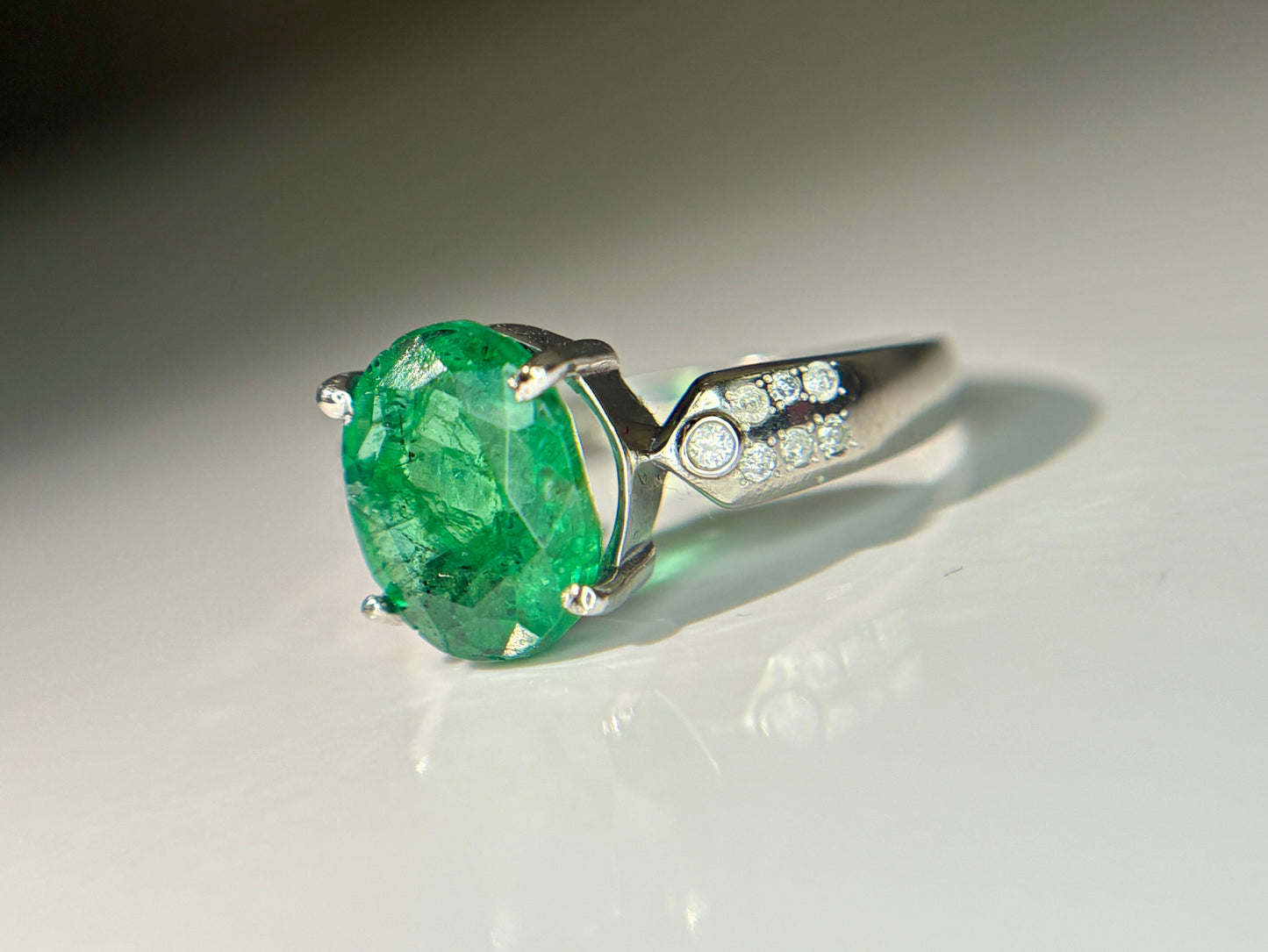 Beautiful 2.90 CT Natural Emerald Ring With Natural Diamonds & Platinum 950